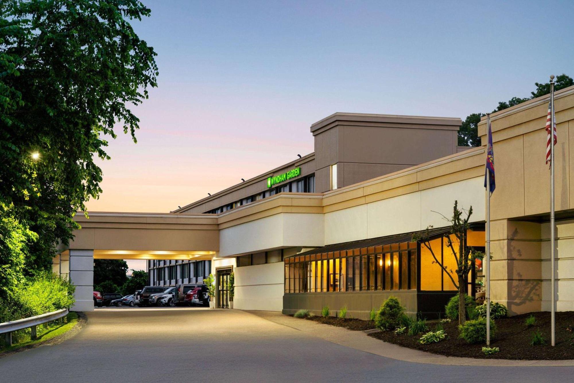 Wyndham Garden Inn Pittsburgh Airport Robinson Township  Exterior photo